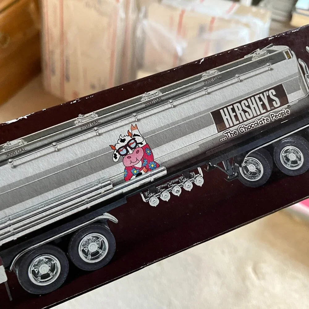 Hershey's‎ Toy Truck Coinbank with Lights and Sounds (in Original Box)